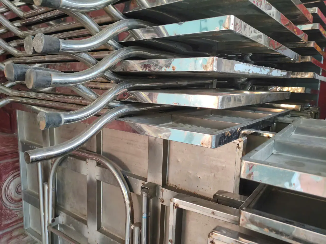 Cho thuê bàn inox Tân Việt